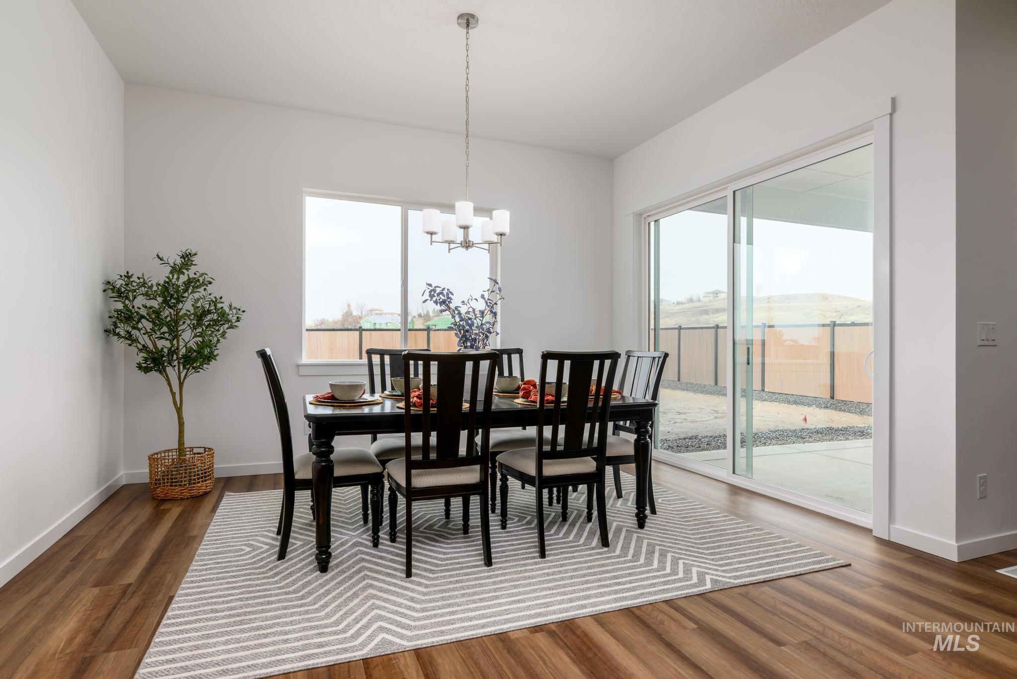 3749 N San Carlos Way Property Photo 8