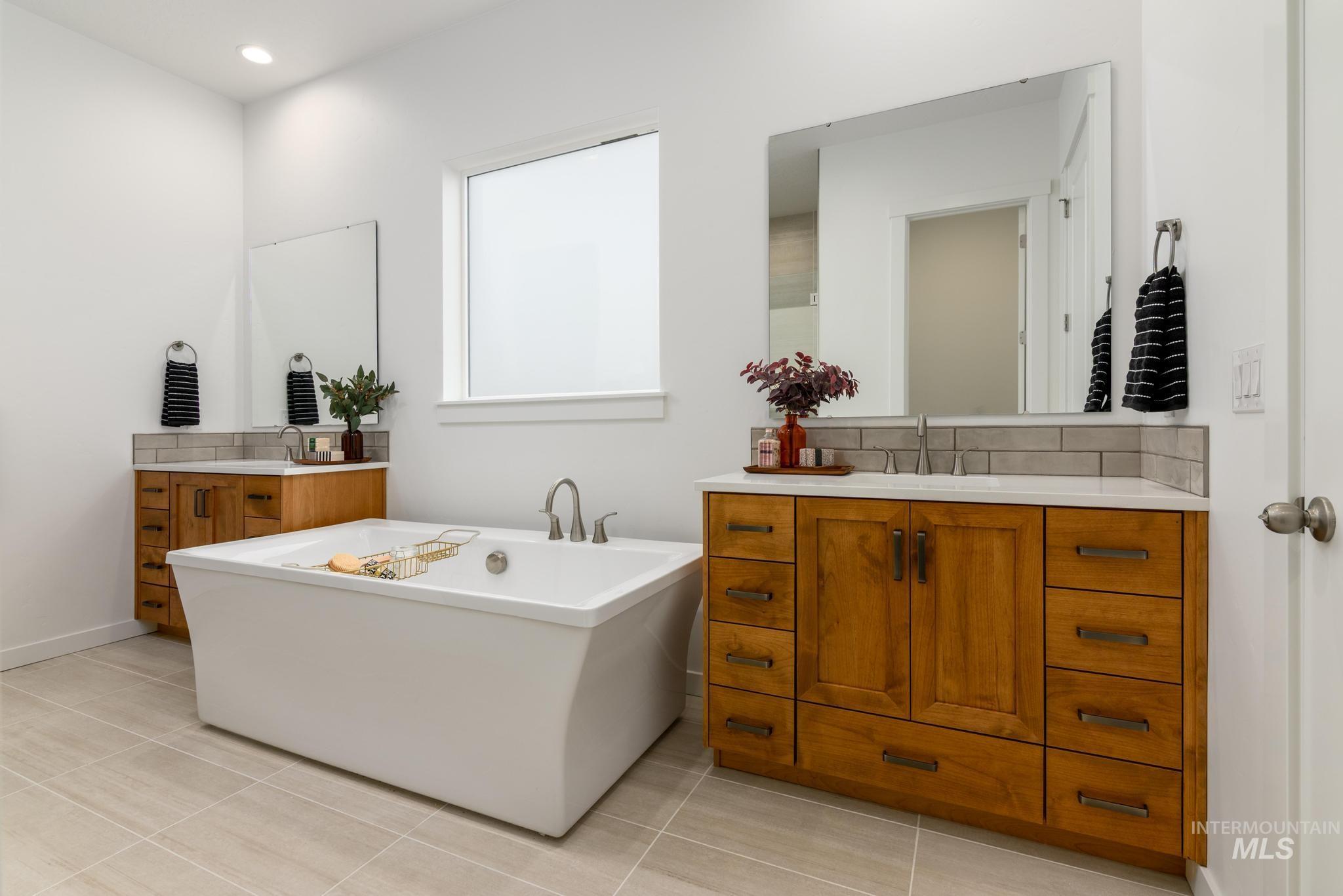 3749 N San Carlos Way Property Photo 22