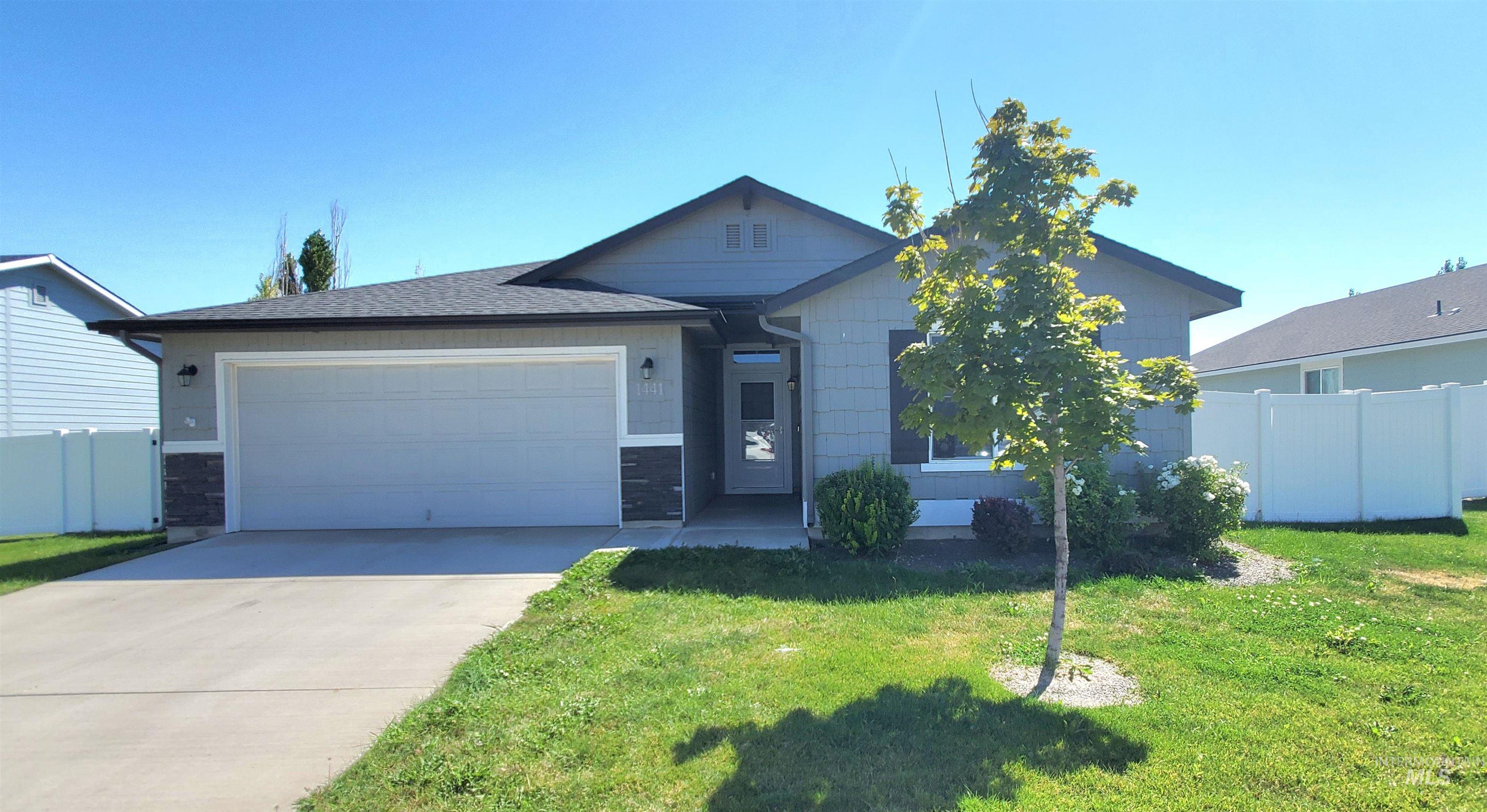 1441 W Sahara Dr Property Photo 2