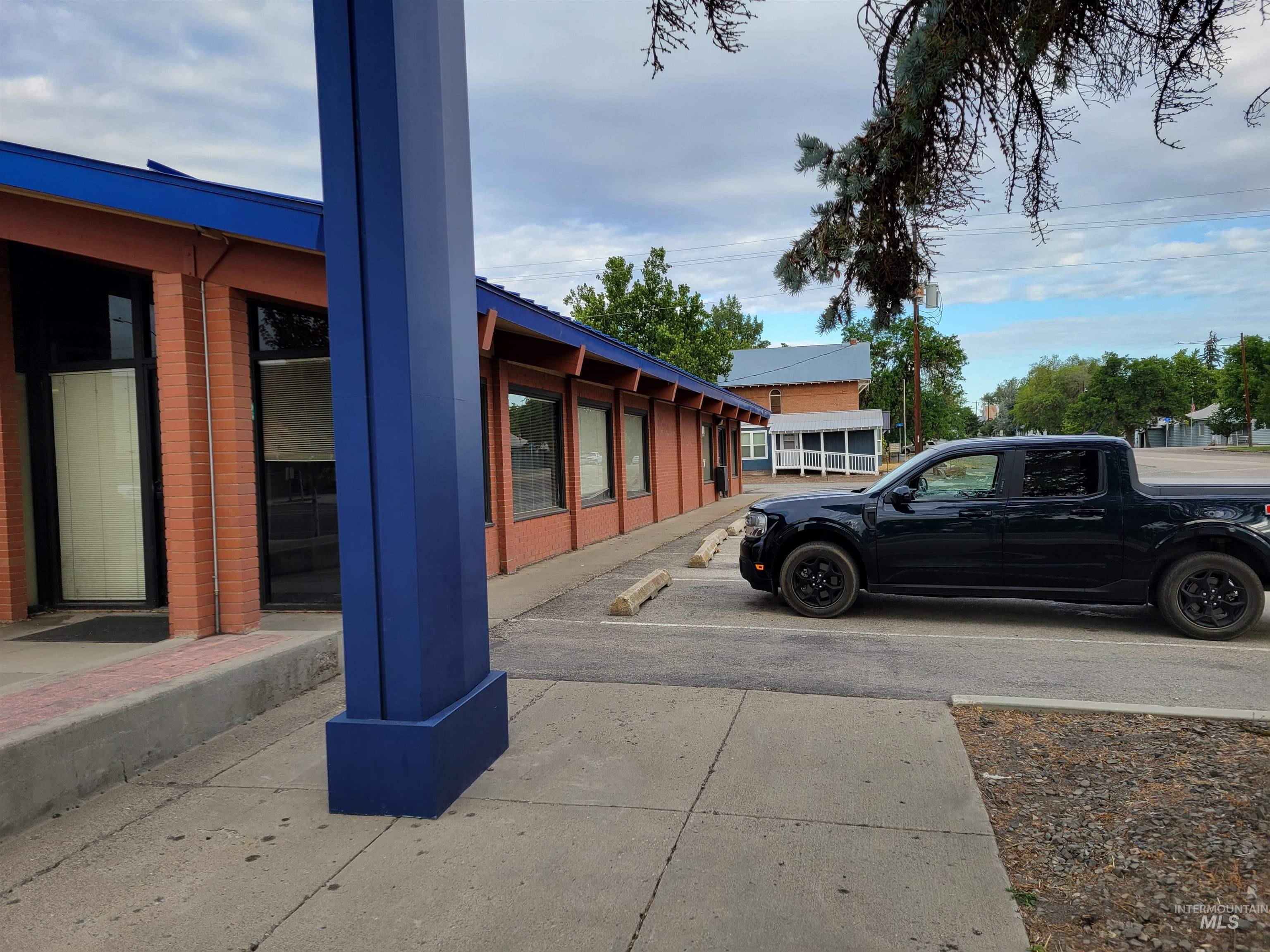 95 N Superior Street Property Photo 2