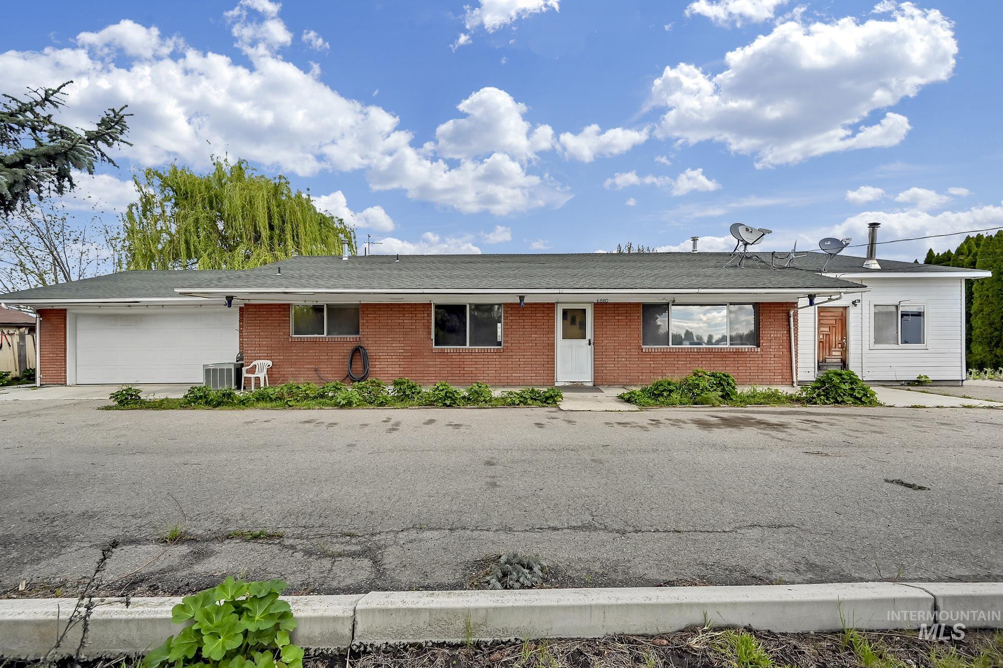 6880 W State St. Property Photo 4