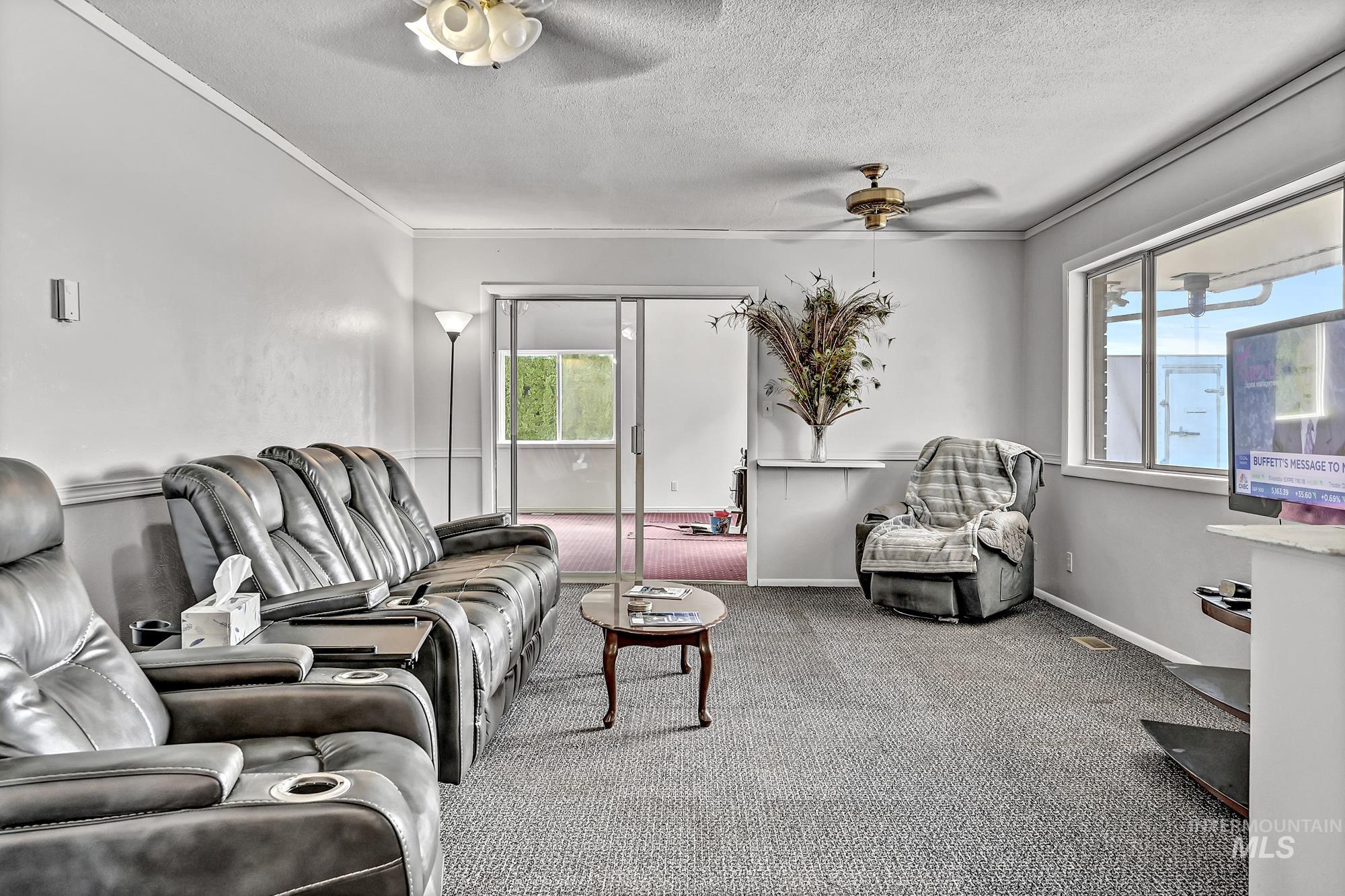 6880 W State St. Property Photo 8