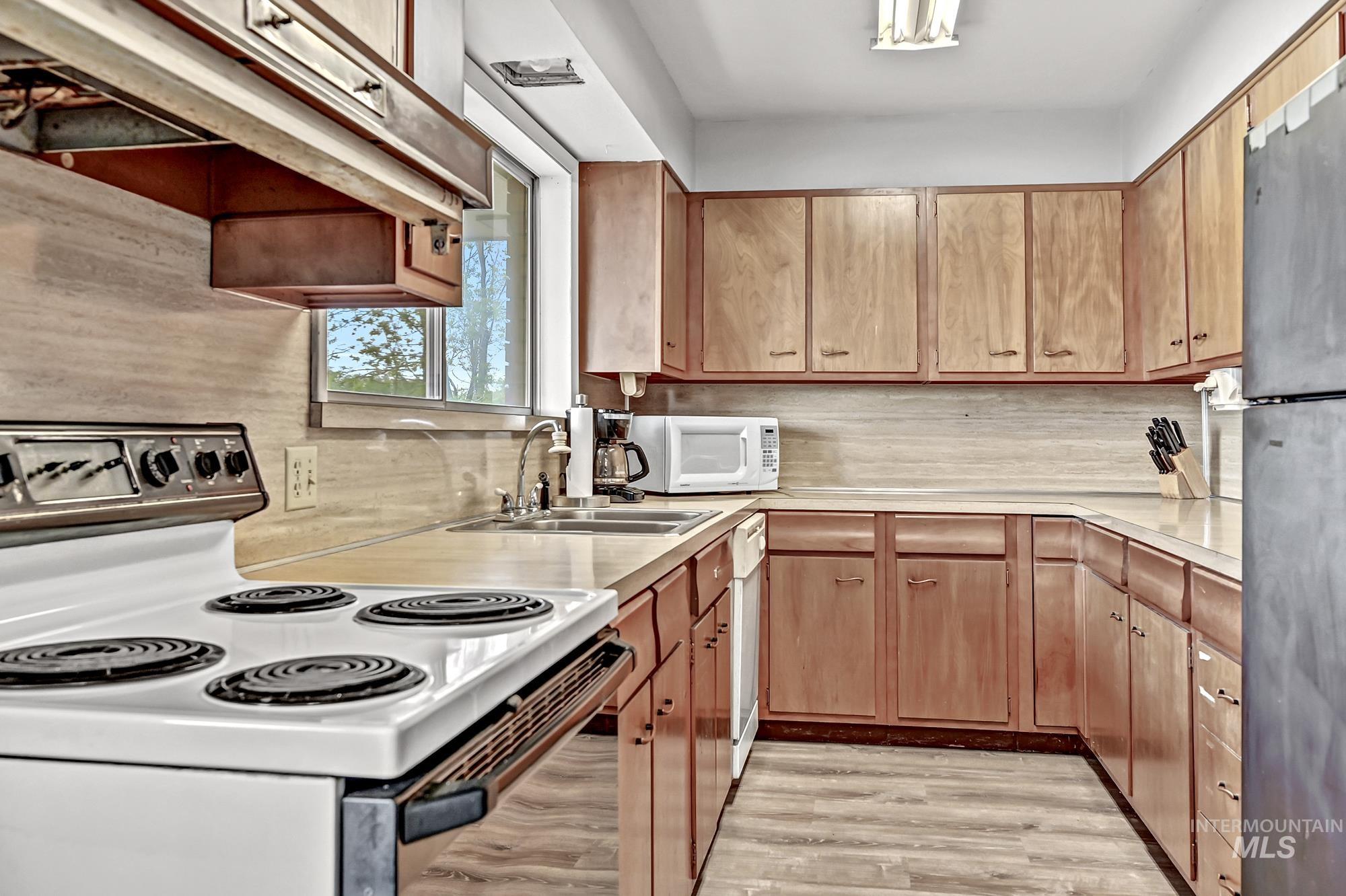 6880 W State St. Property Photo 10