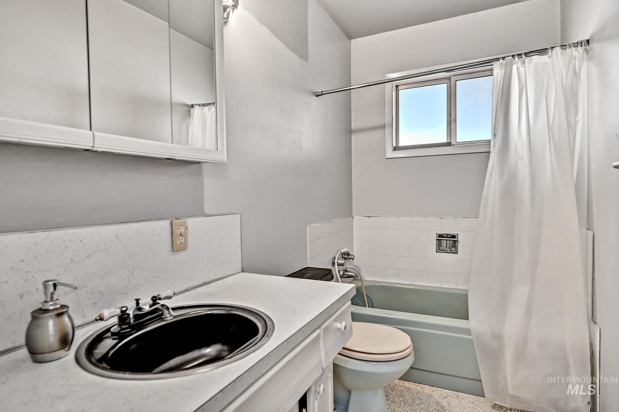 6880 W State St. Property Photo 19