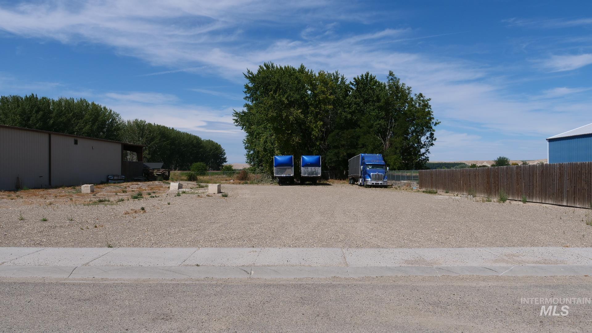 418 Industrial Way Property Photo 1