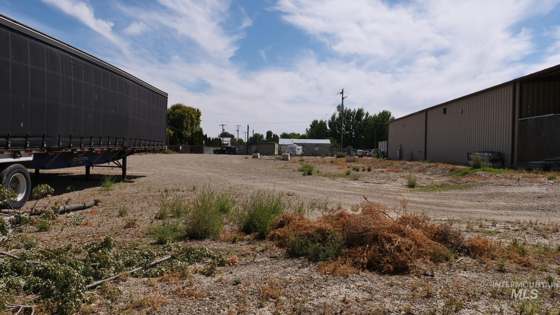 418 Industrial Way Property Photo 3