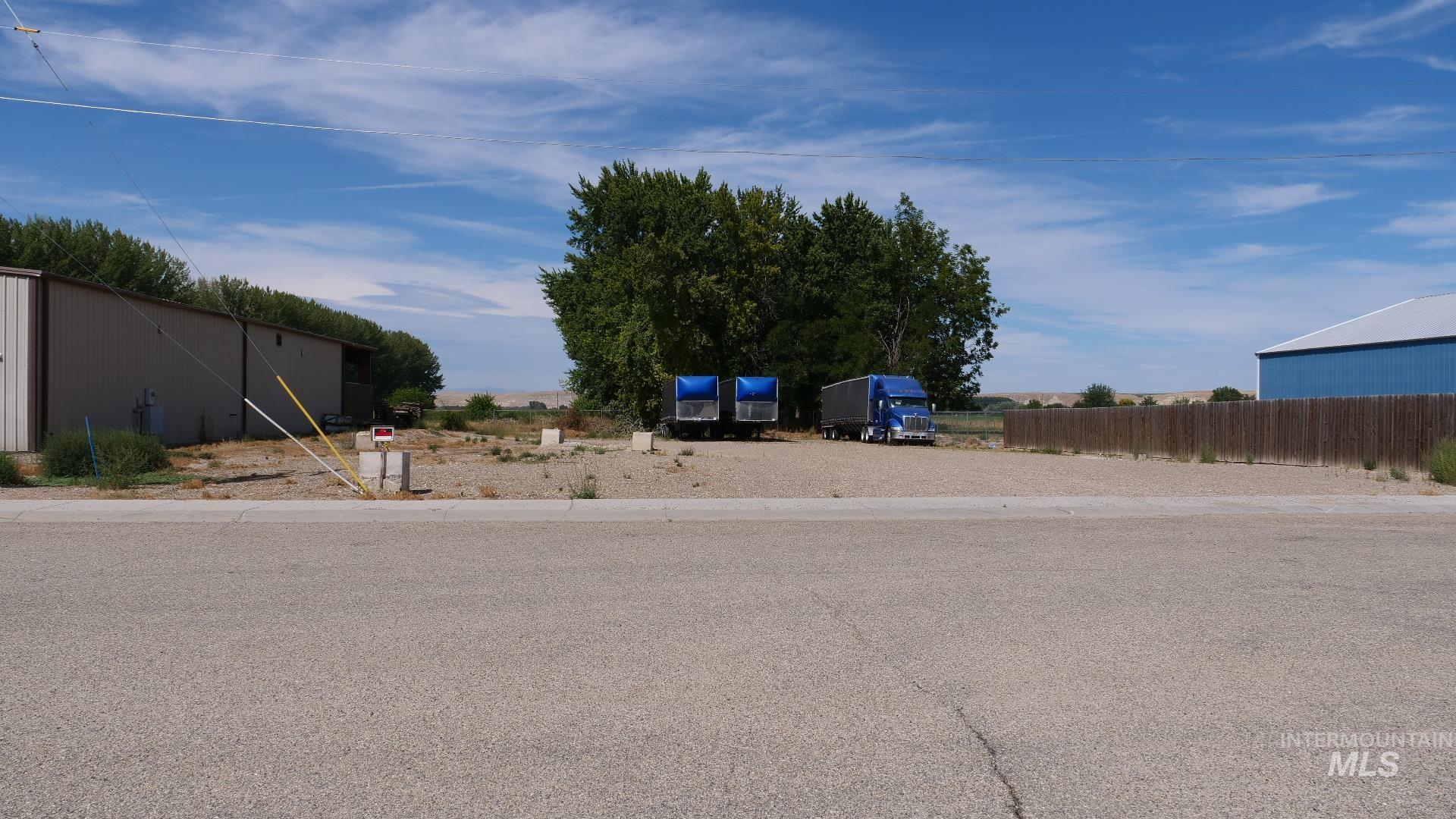 418 Industrial Way Property Photo 5