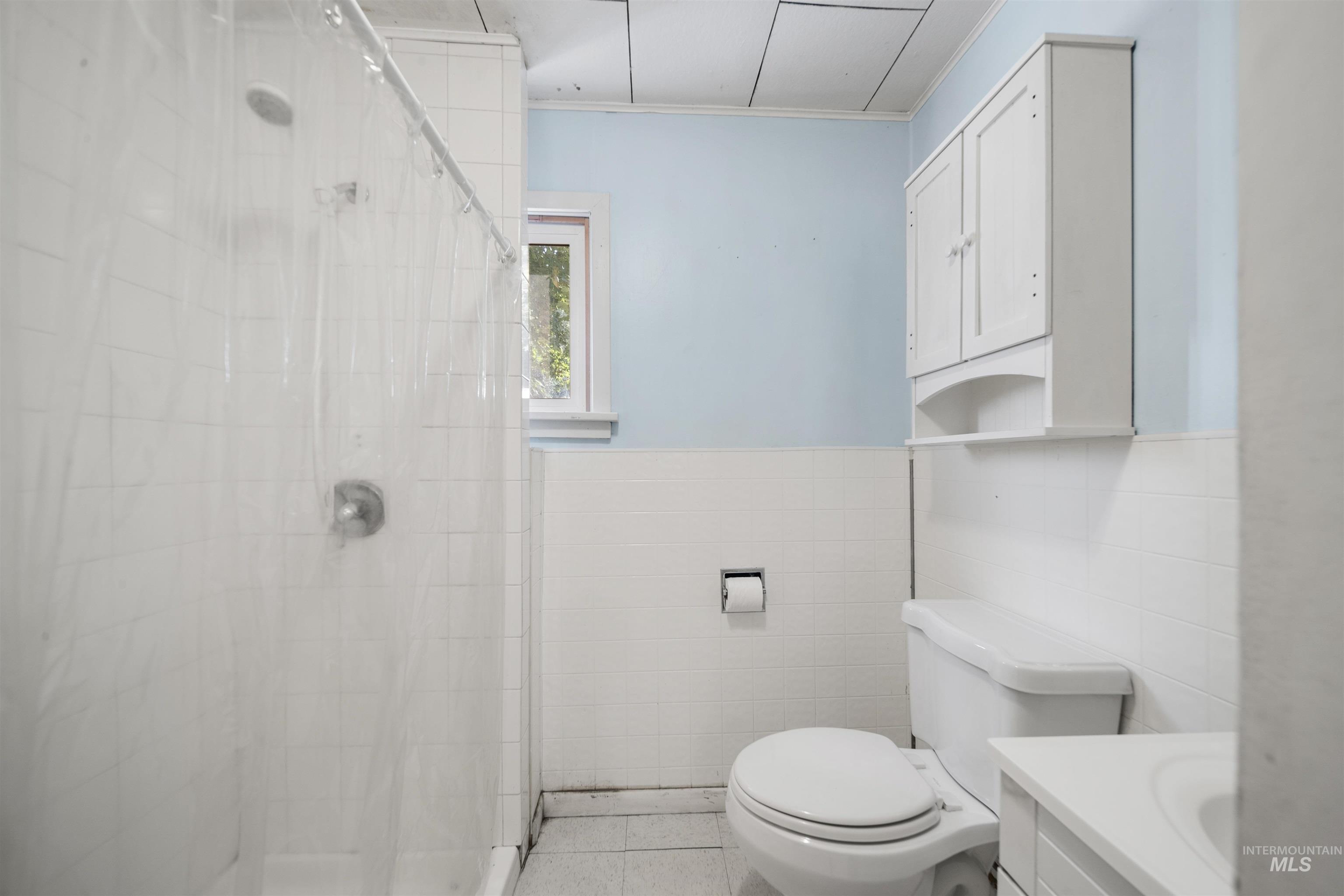 235 115th St Property Photo 14