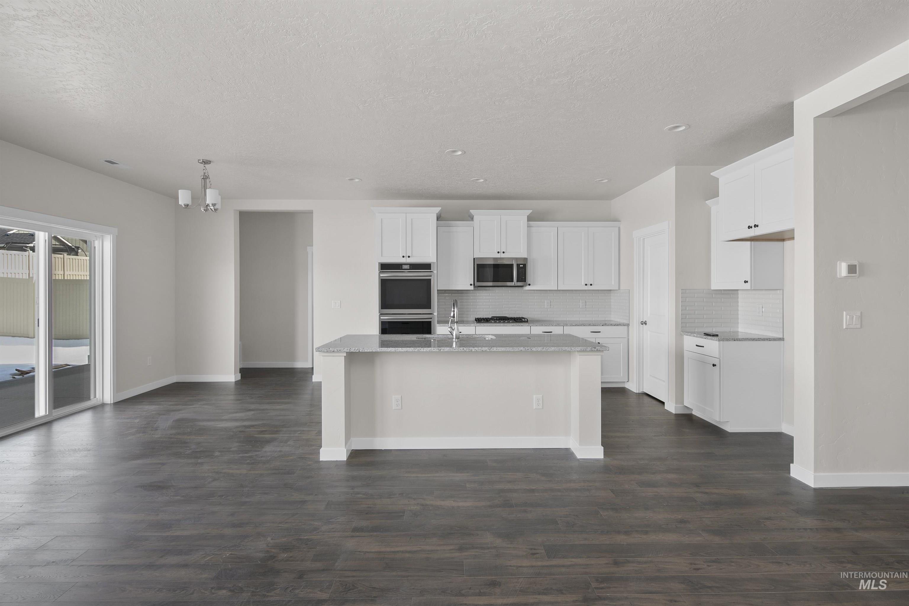 10122 W Napier Dr Property Photo 6