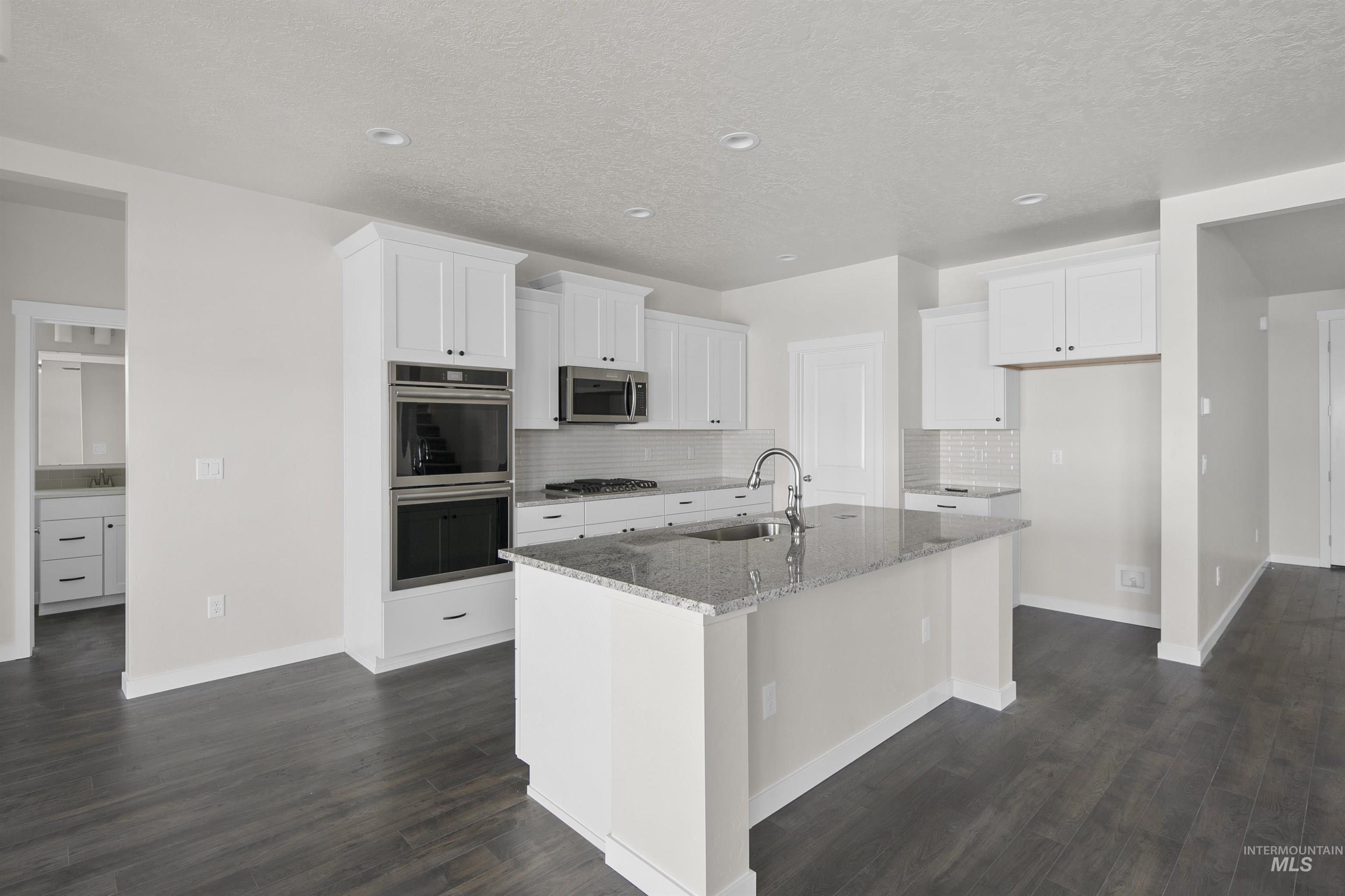 10122 W Napier Dr Property Photo 7