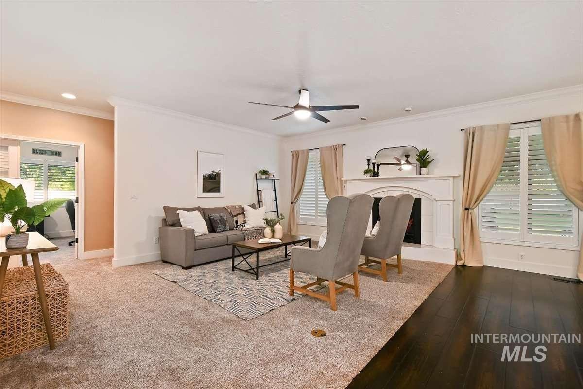 1245 W Hempstead Dr Property Photo 21