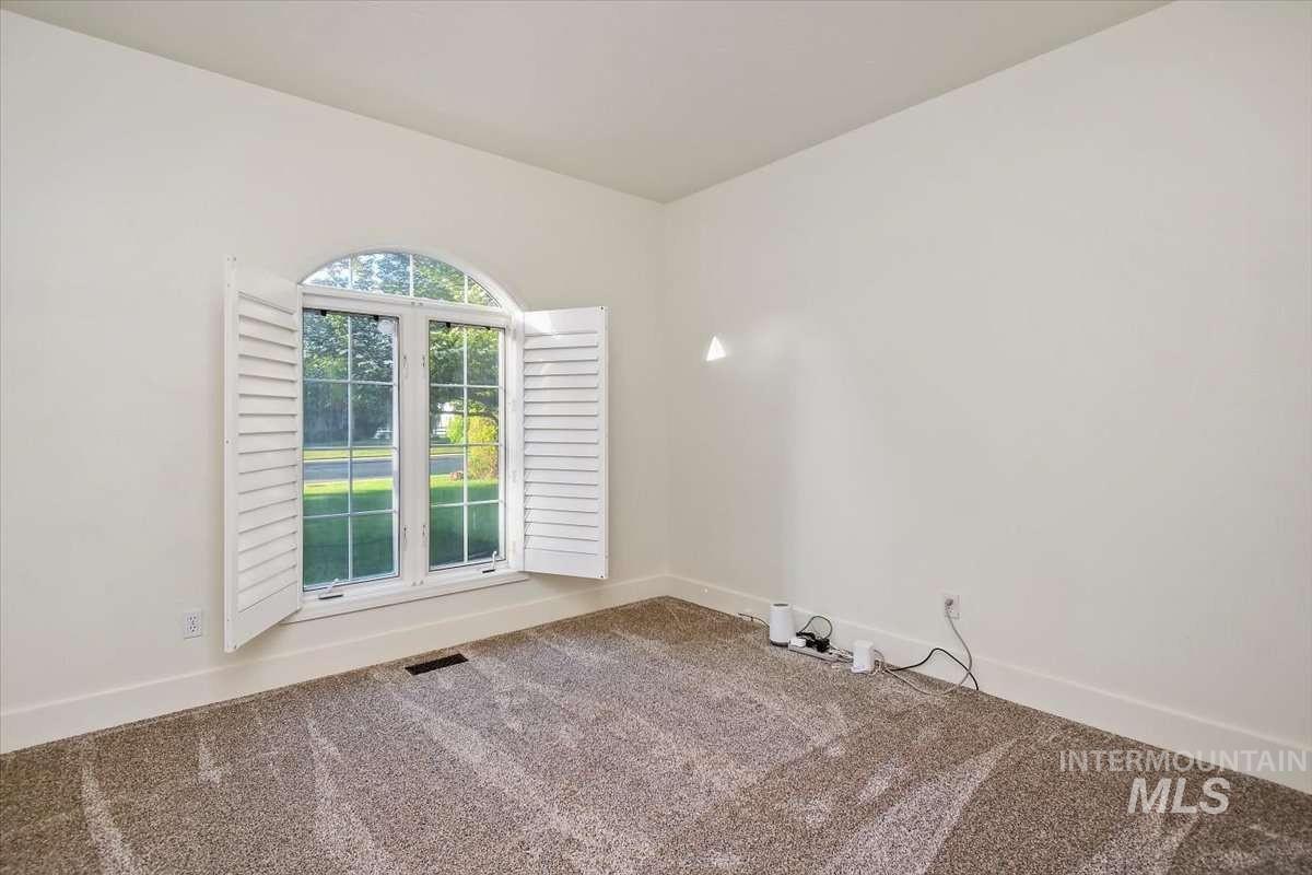 1245 W Hempstead Dr Property Photo 31