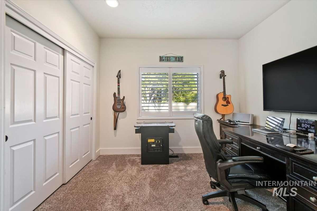 1245 W Hempstead Dr Property Photo 32