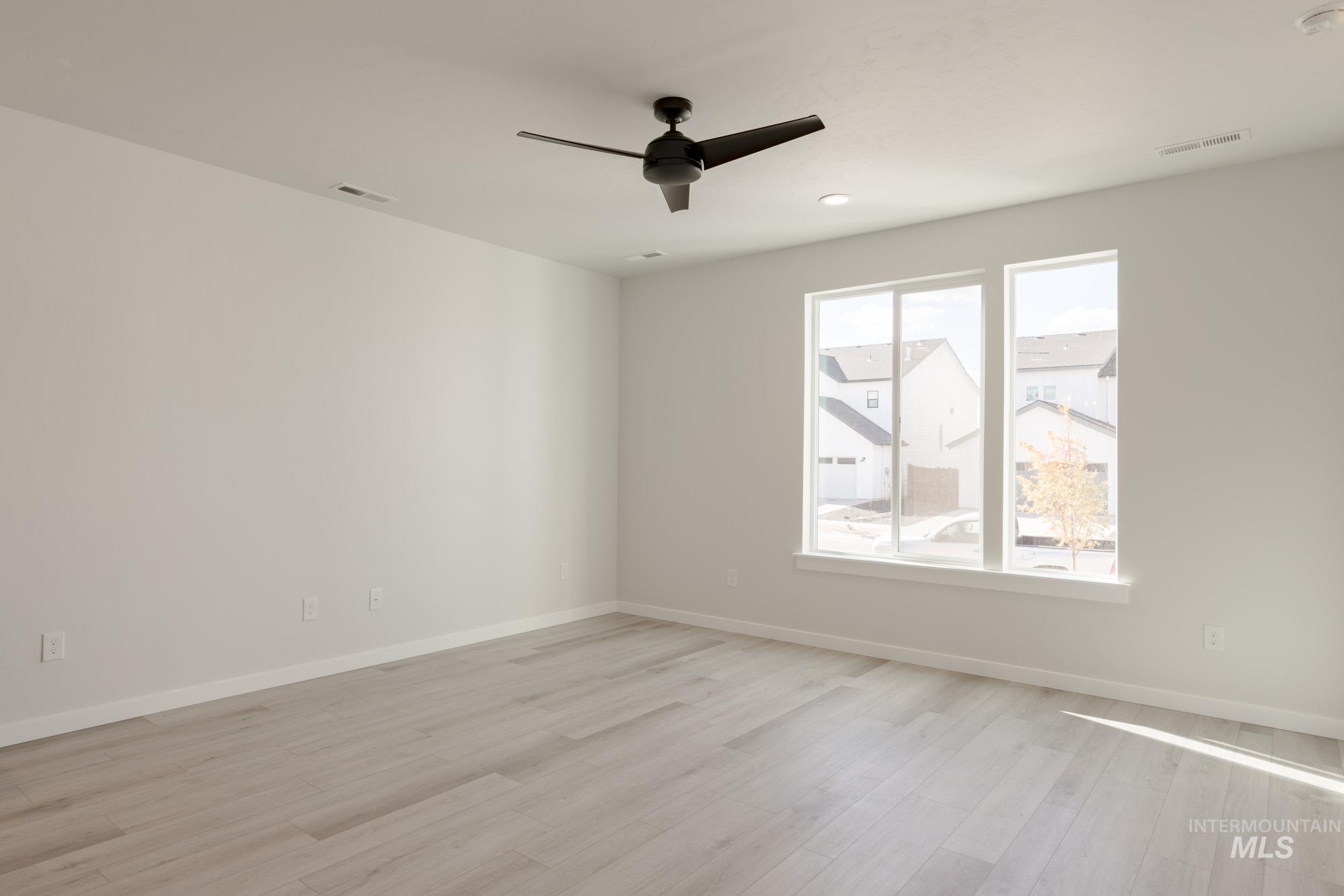 6922 S Cheyenne Ave Property Photo 9