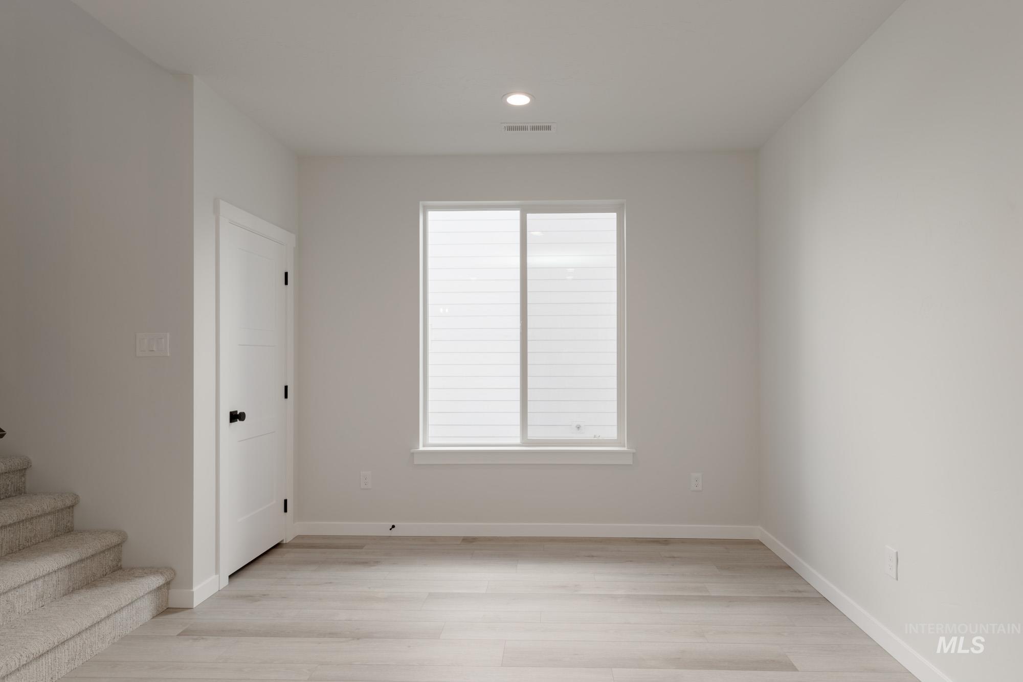 6922 S Cheyenne Ave Property Photo 10