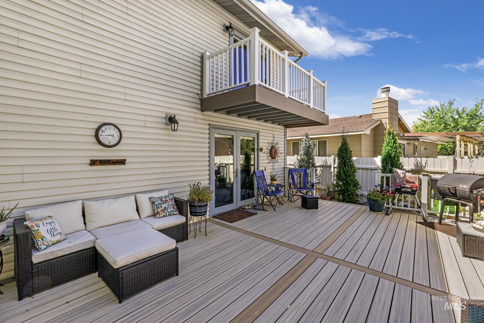 1148 Blake Street N Property Photo 3