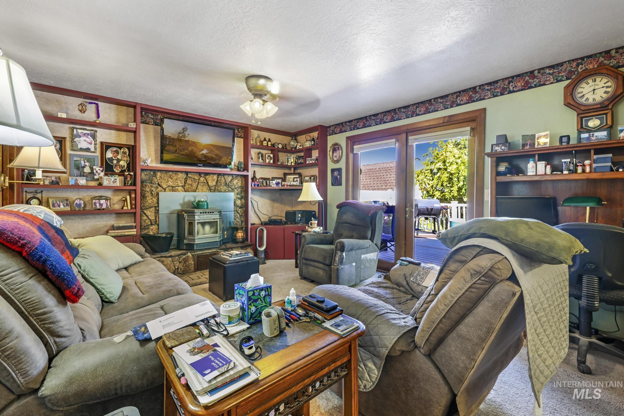 1148 Blake Street N Property Photo 11