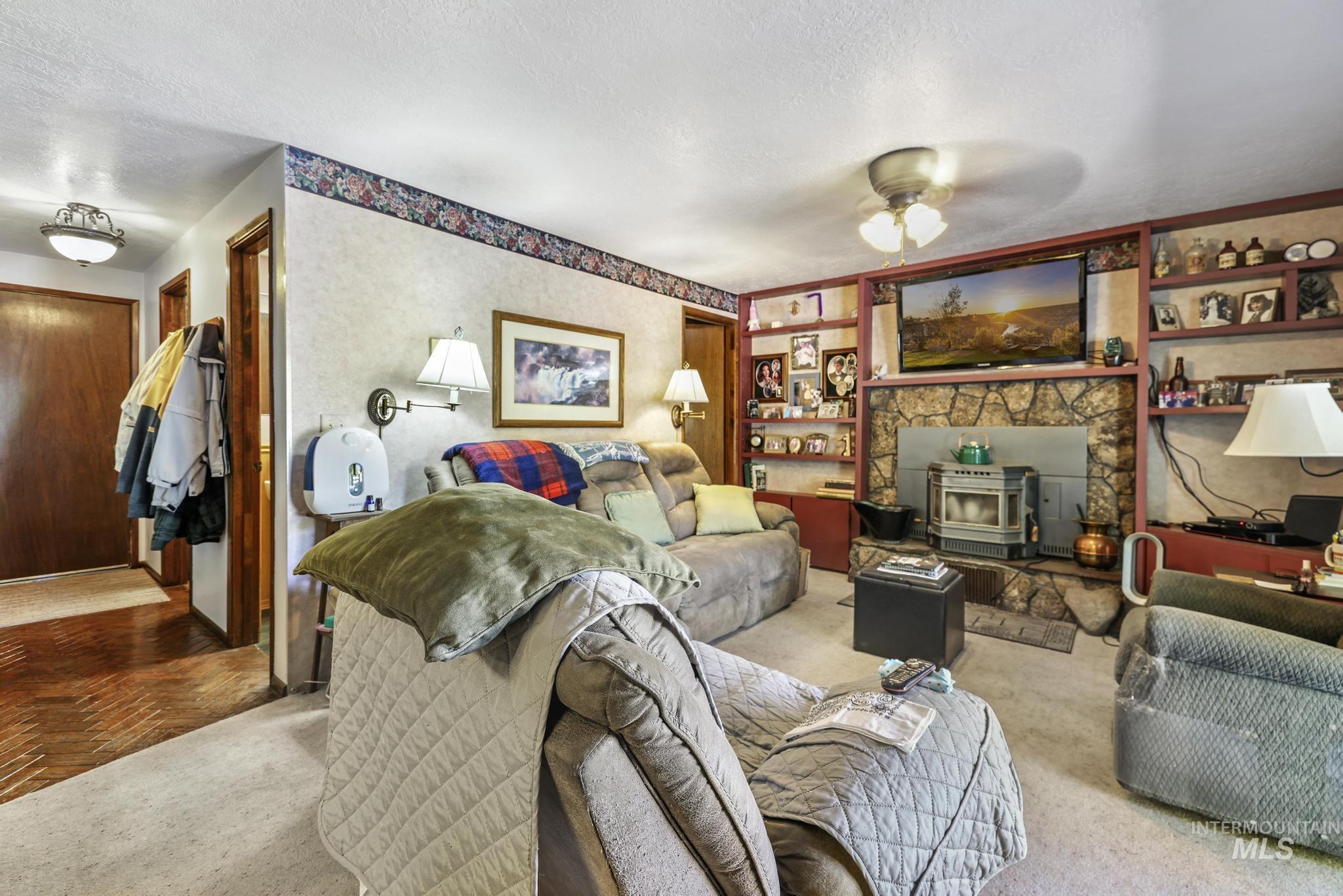 1148 Blake Street N Property Photo 12