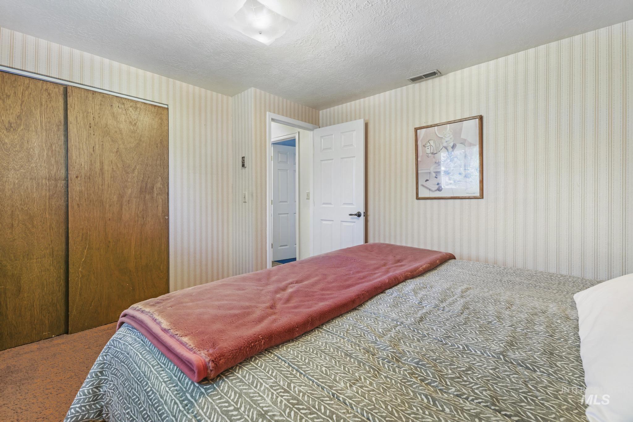 1148 Blake Street N Property Photo 19