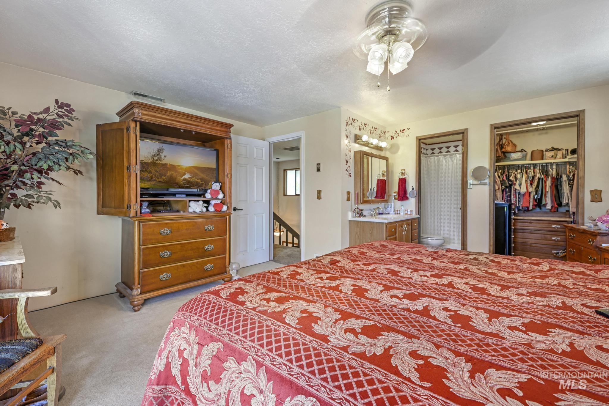 1148 Blake Street N Property Photo 23