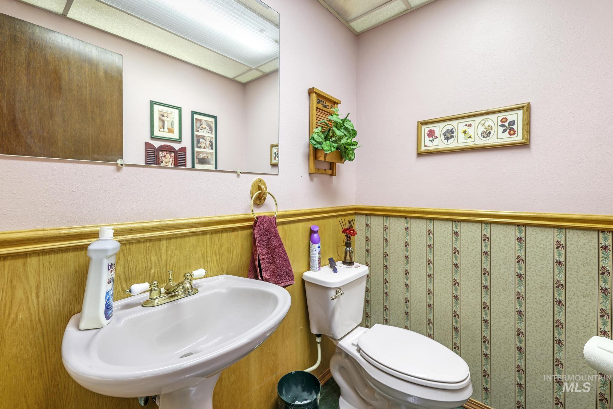 1148 Blake Street N Property Photo 25