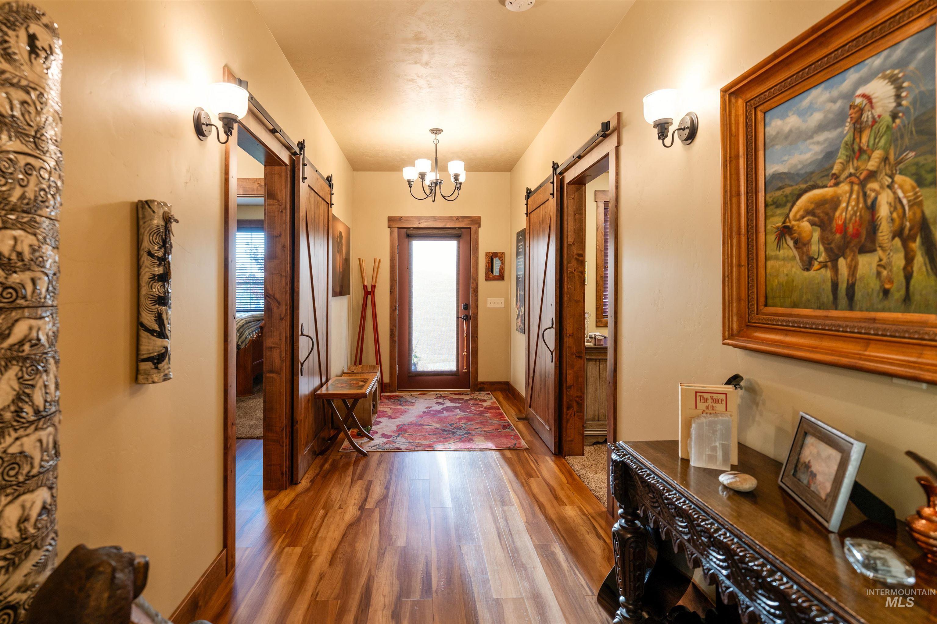 687 Fox Ridge Ln Property Photo 4