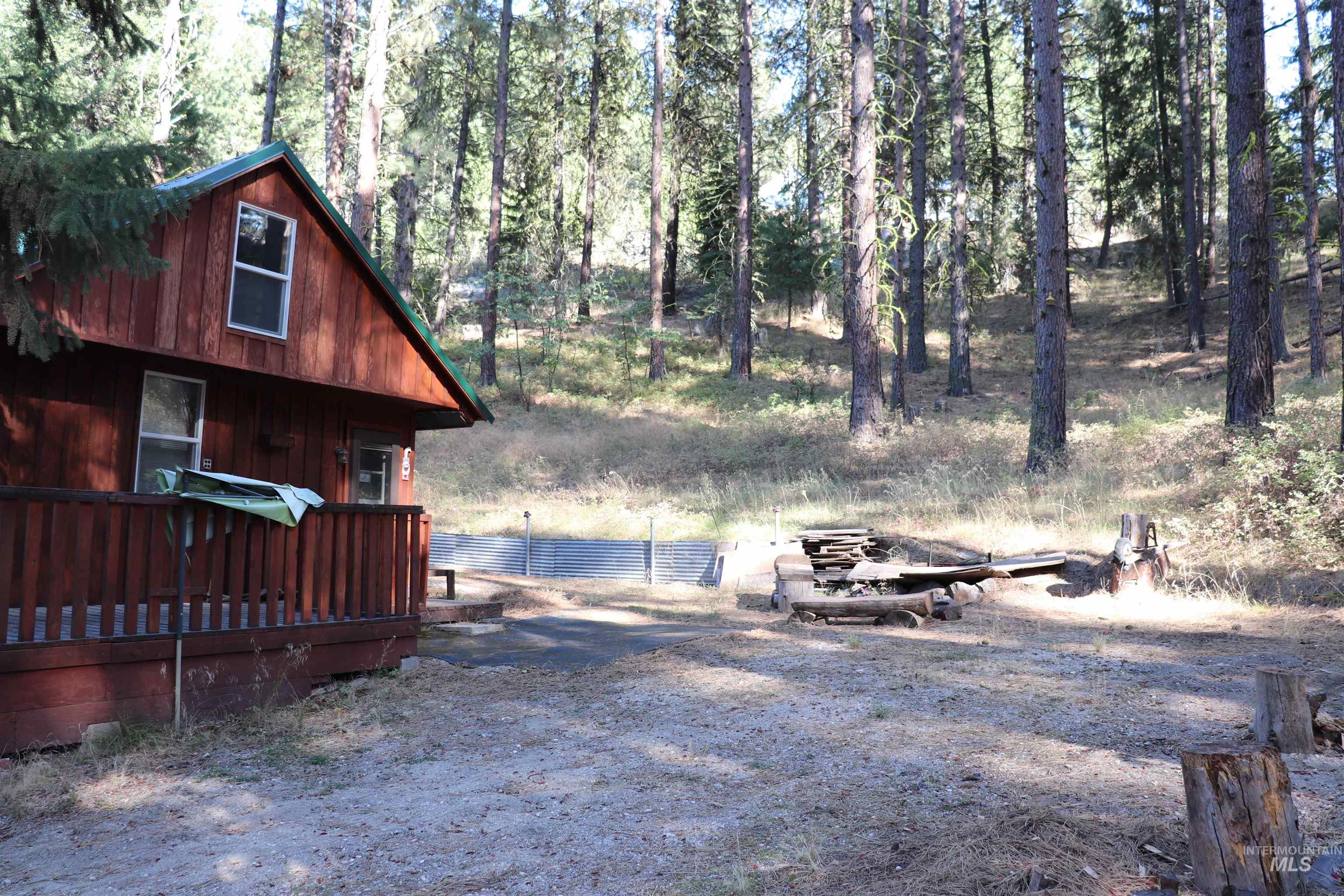 1294 Shore Dr Property Photo 4