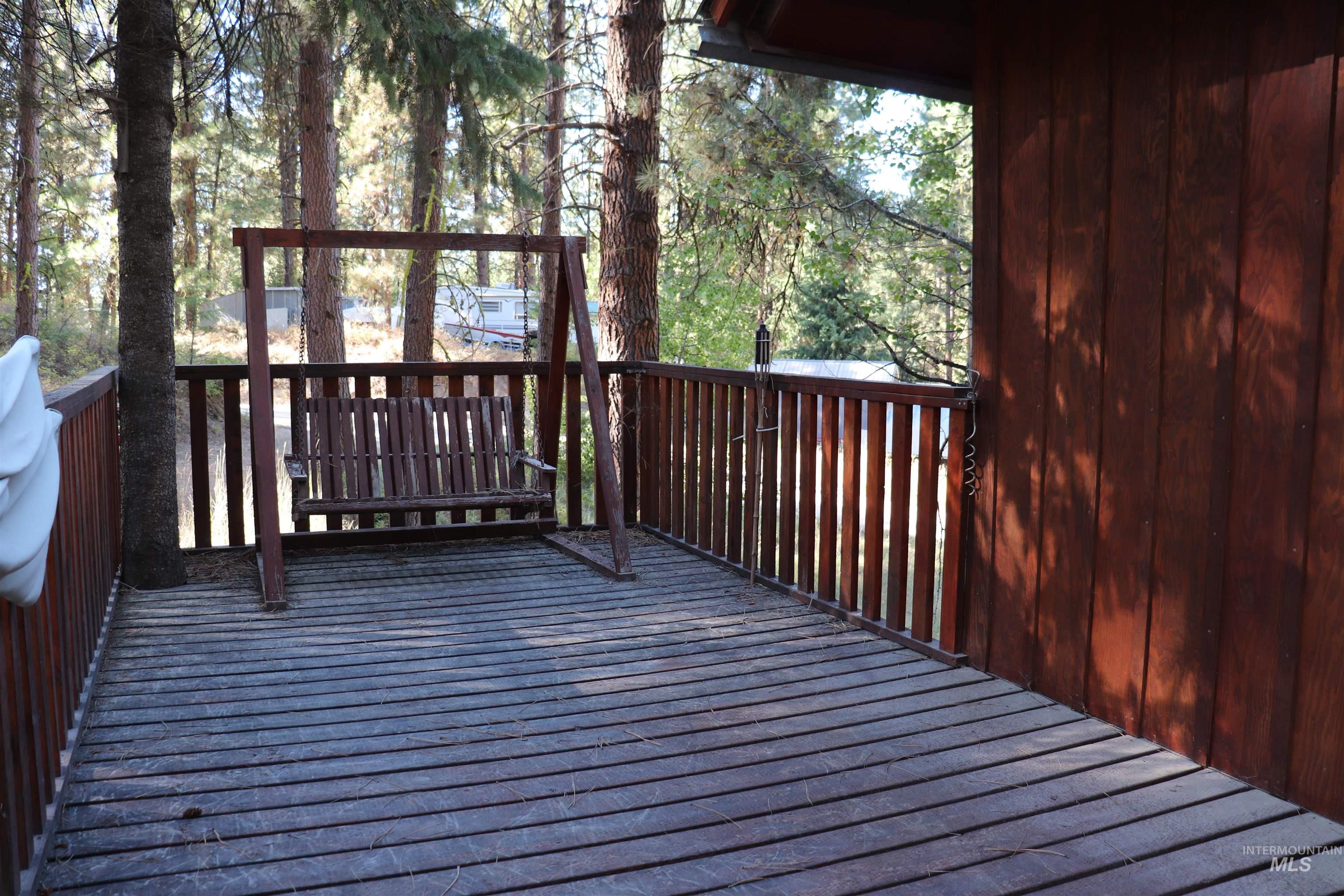 1294 Shore Dr Property Photo 5