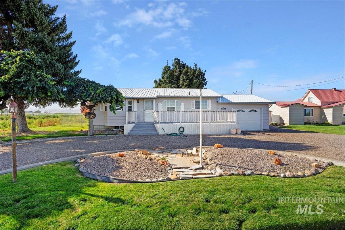 22531 Highway 30 Property Photo 1