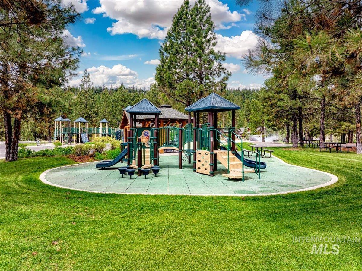 3654 & 3658 Annie Pond Ct Property Photo 16