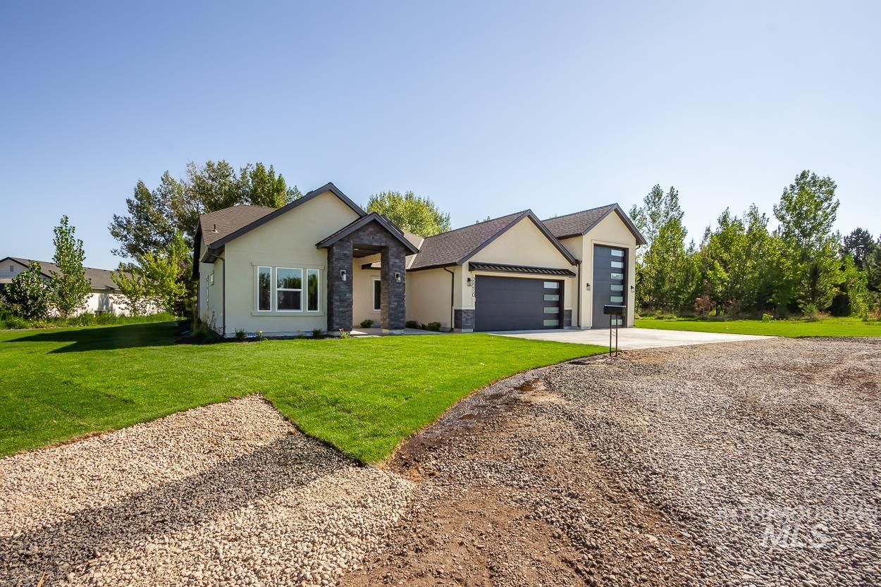 24430 Cowboy Ln Property Photo 1