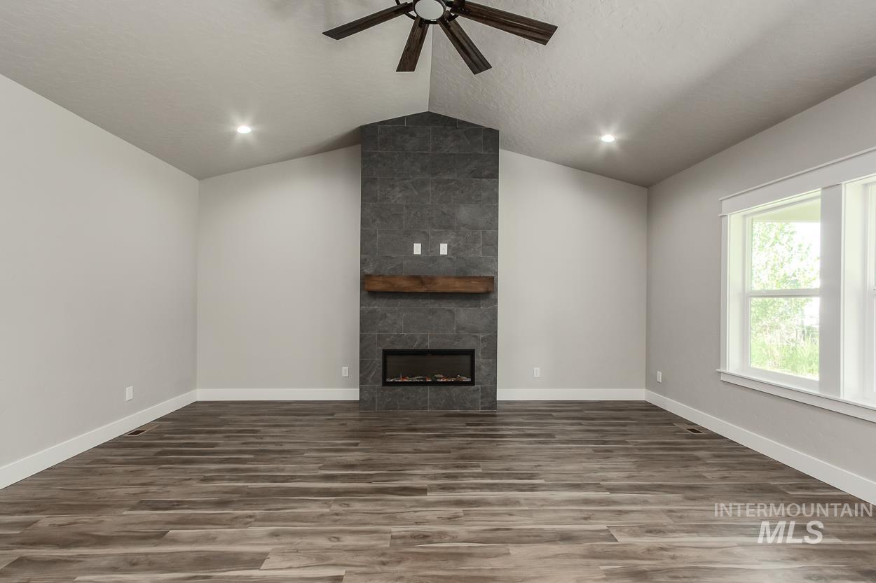 24430 Cowboy Ln Property Photo 8