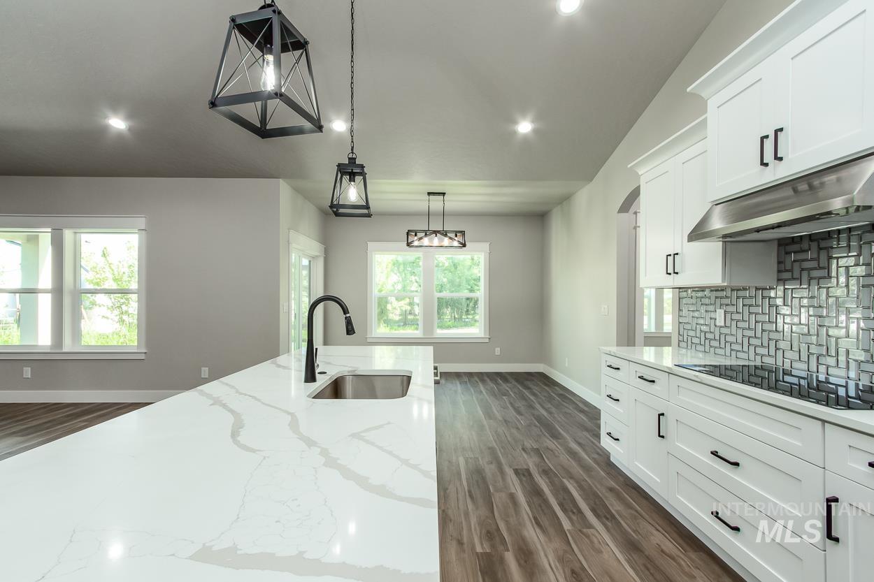 24430 Cowboy Ln Property Photo 11