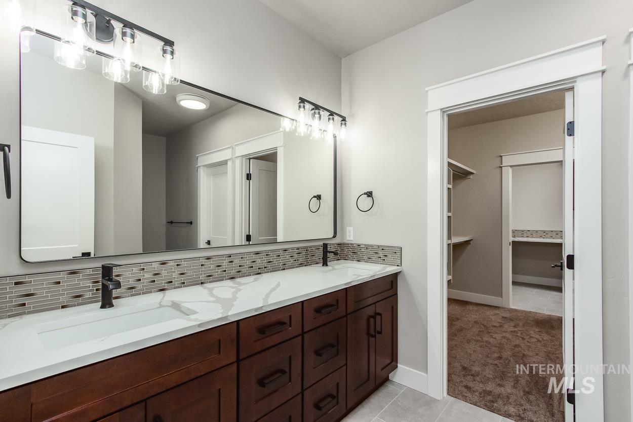 24430 Cowboy Ln Property Photo 23