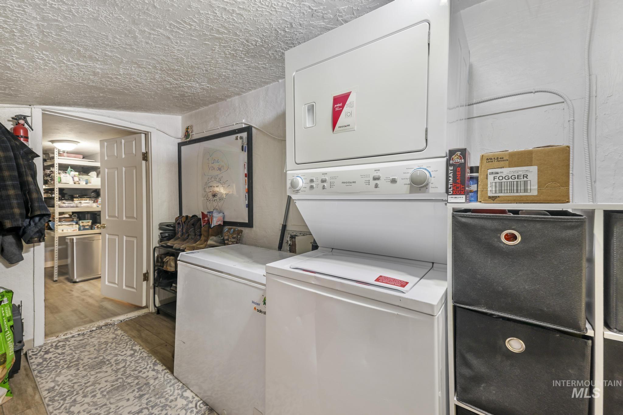 645 5th Ave W Property Photo 16