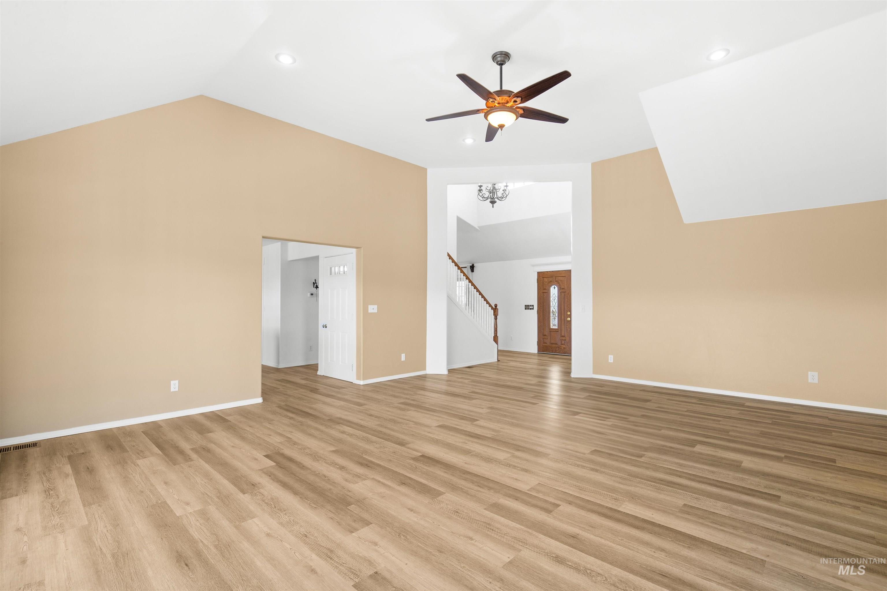 829 Crest Drive Property Photo 16