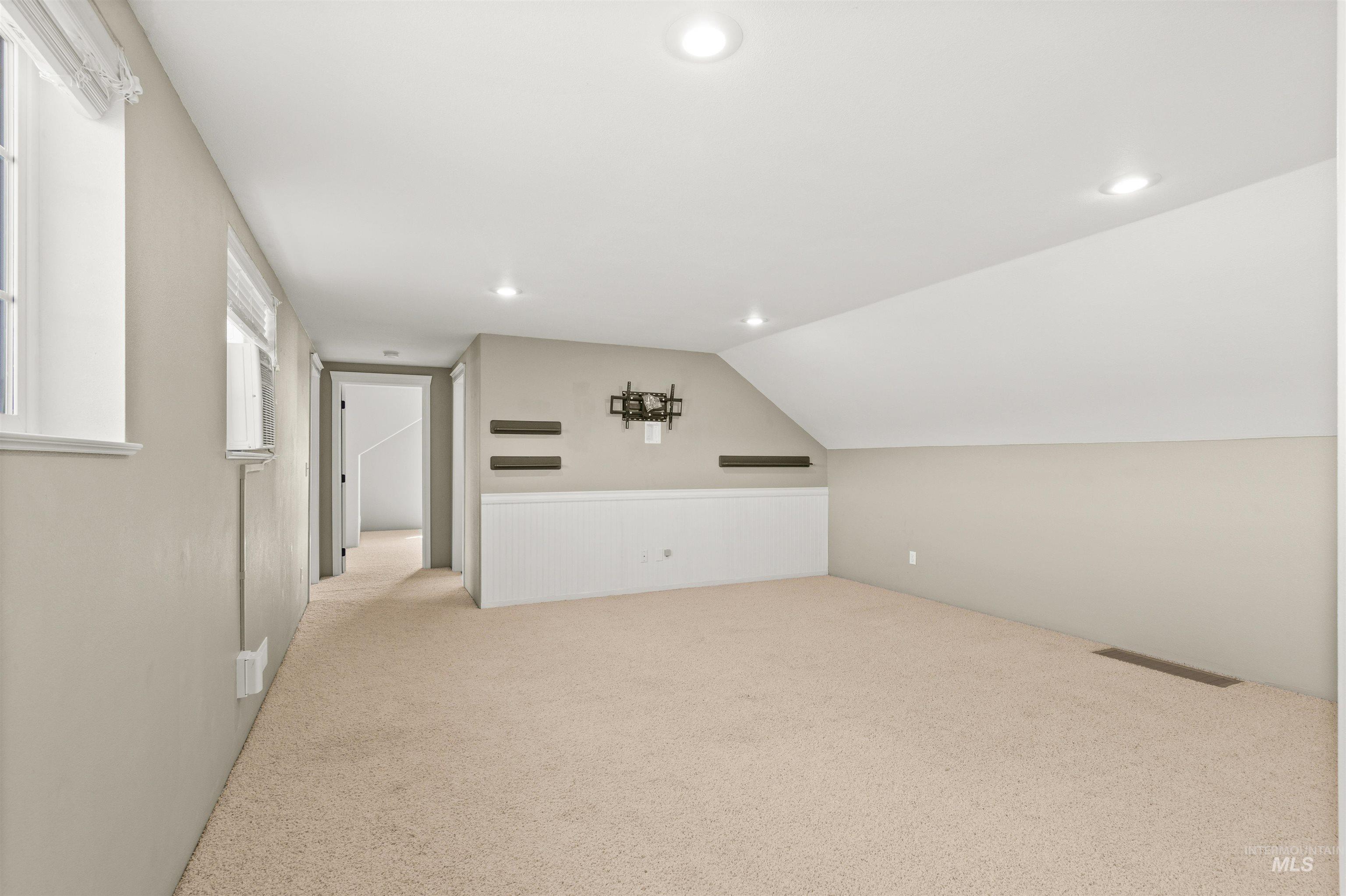829 Crest Drive Property Photo 21
