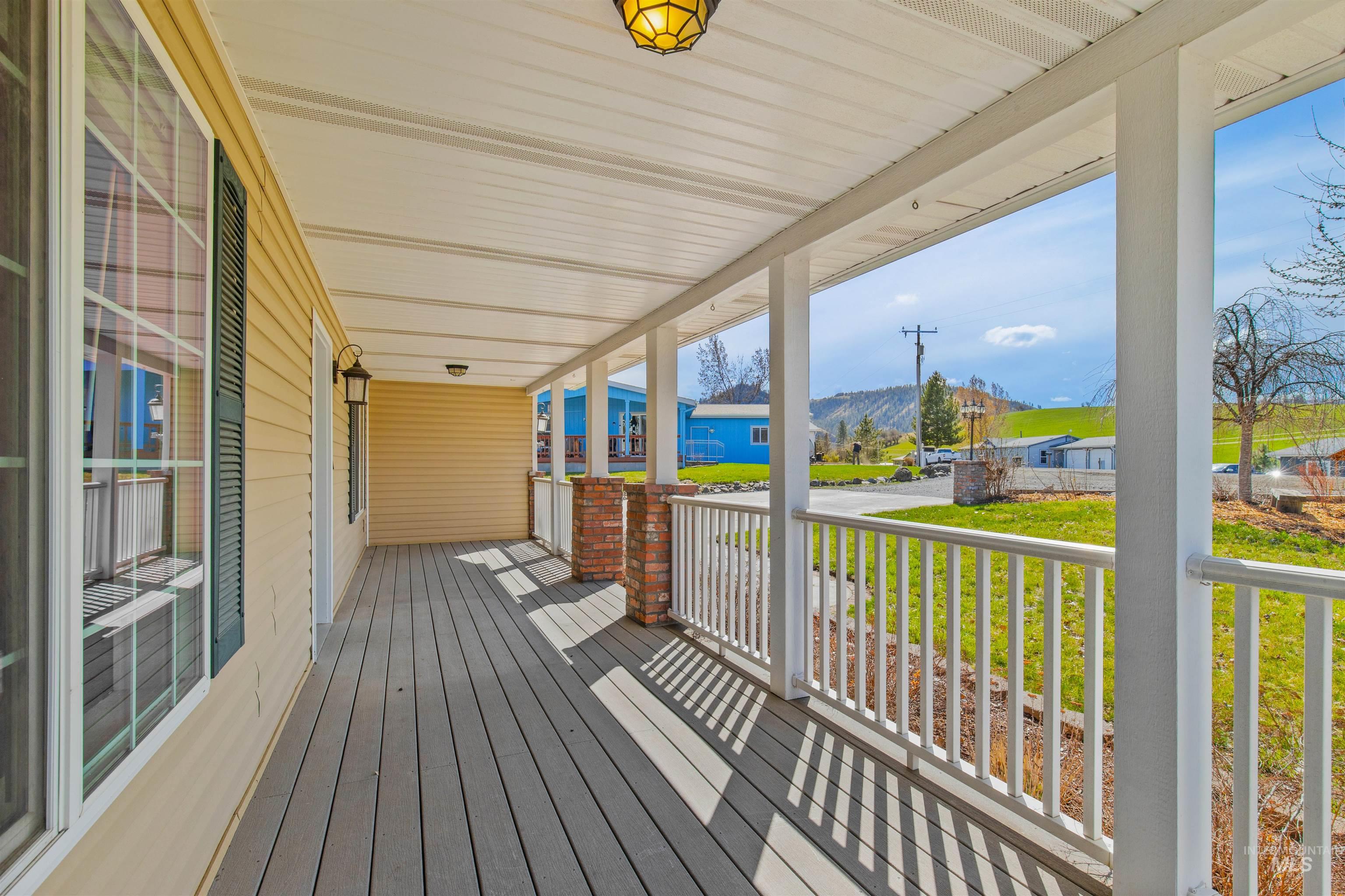 829 Crest Drive Property Photo 25