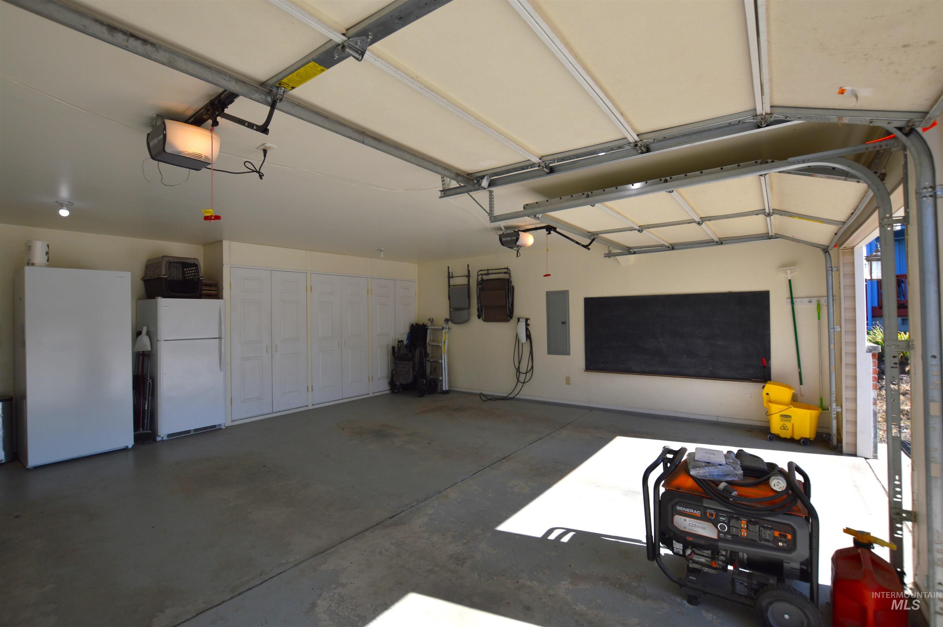 829 Crest Drive Property Photo 43