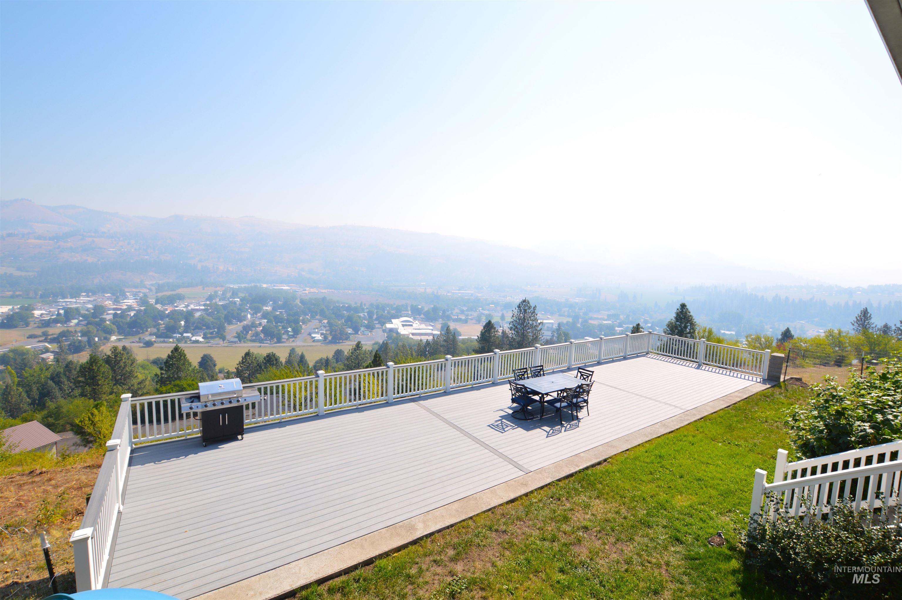 829 Crest Drive Property Photo 44