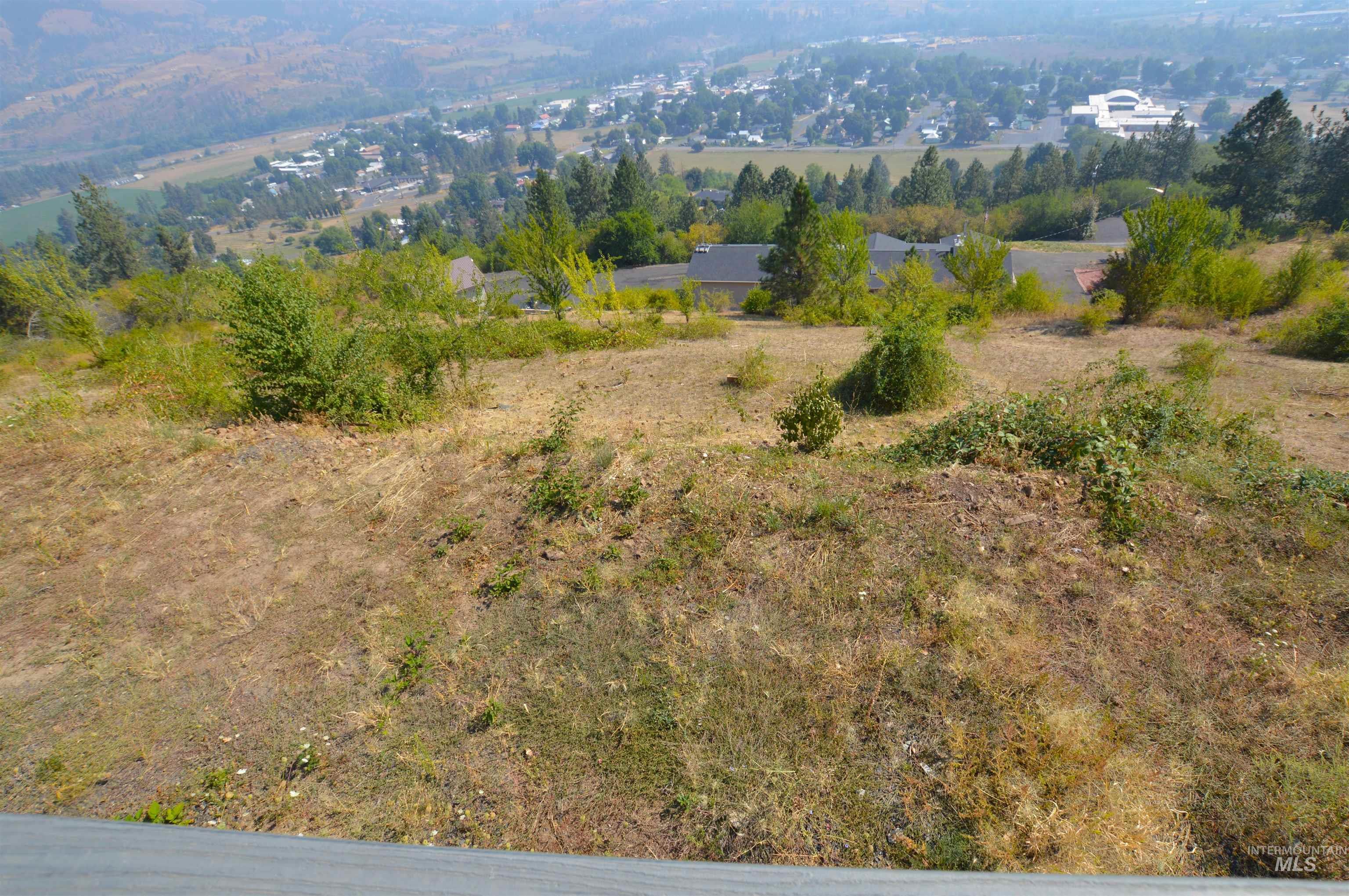 829 Crest Drive Property Photo 48