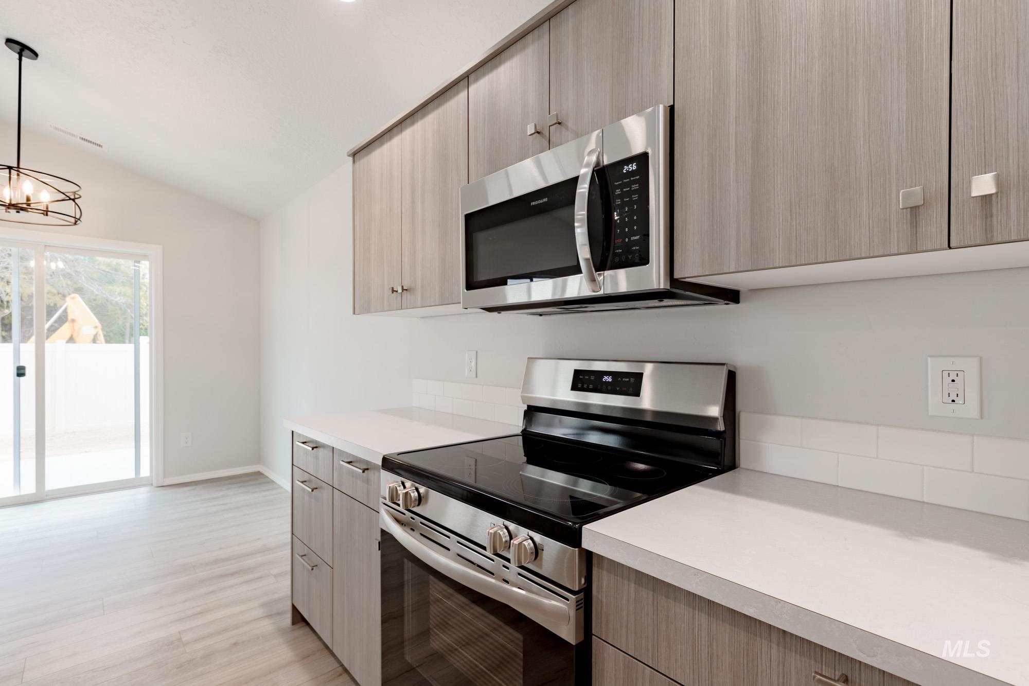 12943 Ashfield St Property Photo 8