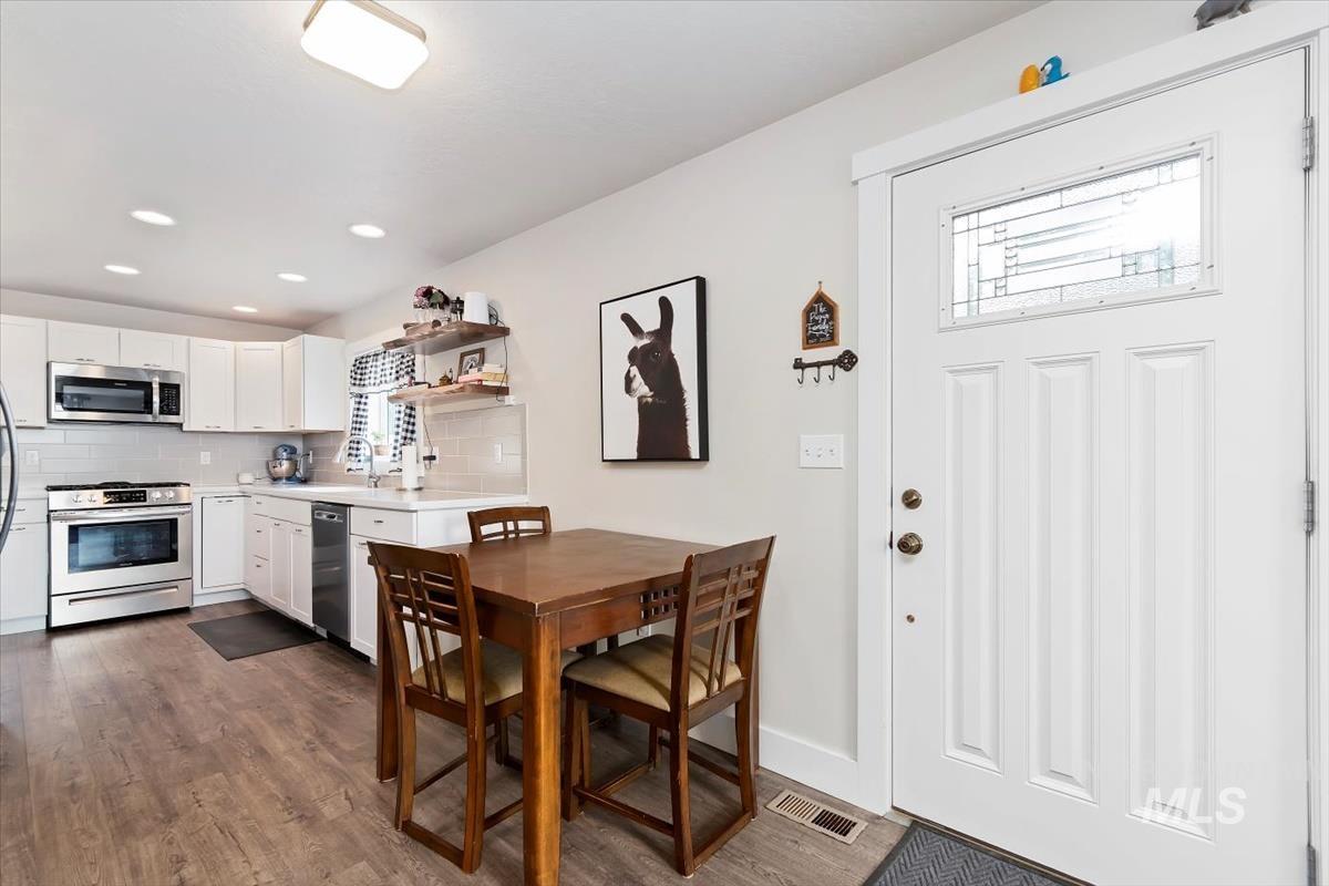 205 N Owyhee Property Photo 4