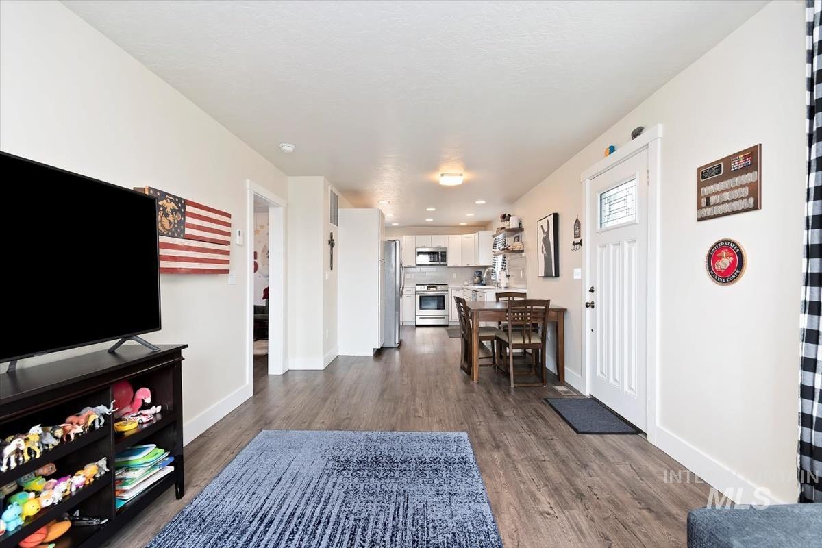 205 N Owyhee Property Photo 8