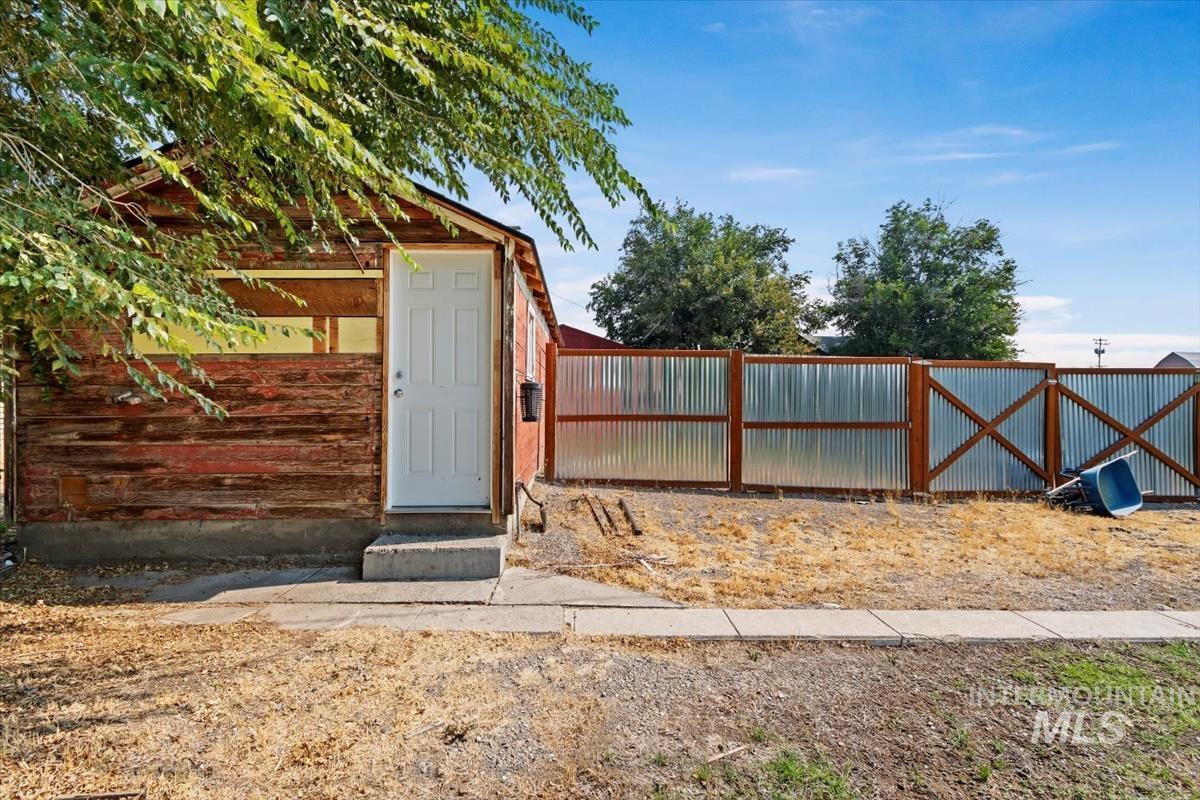 205 N Owyhee St Property Photo 32