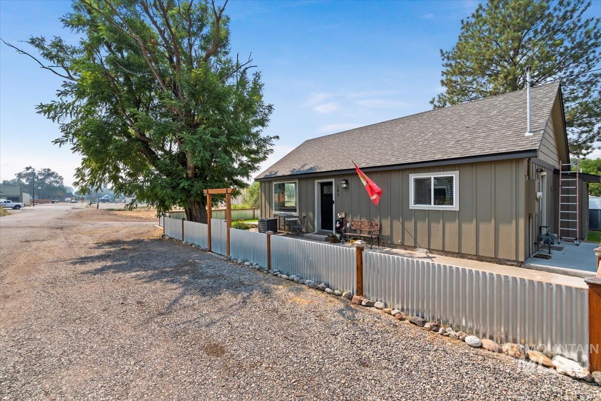 205 N Owyhee St Property Photo 40