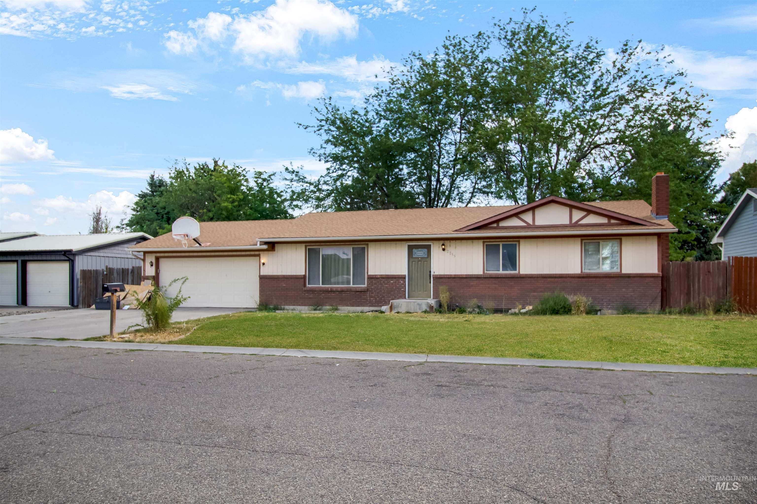 2755 Fairmont Dr. Property Photo 1