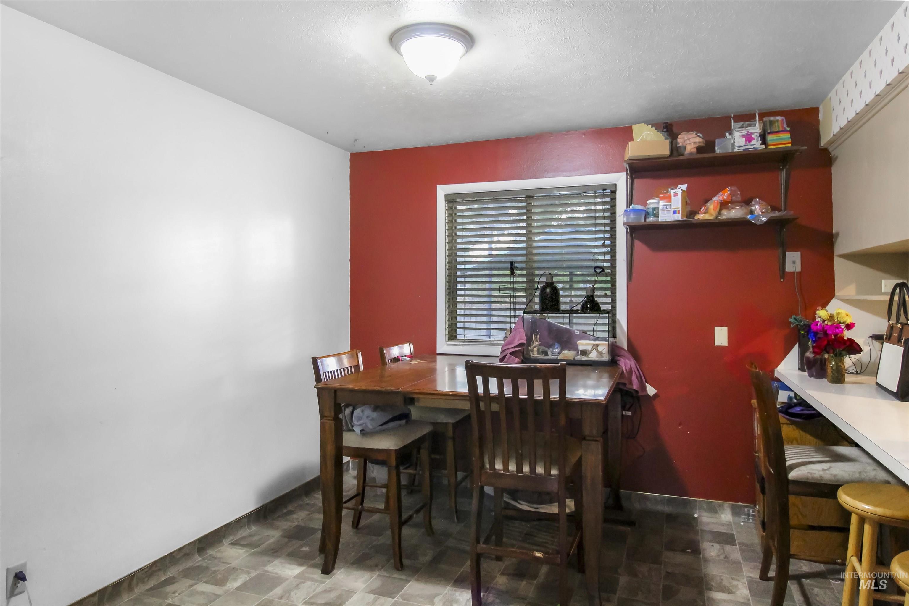 2755 Fairmont Dr. Property Photo 10