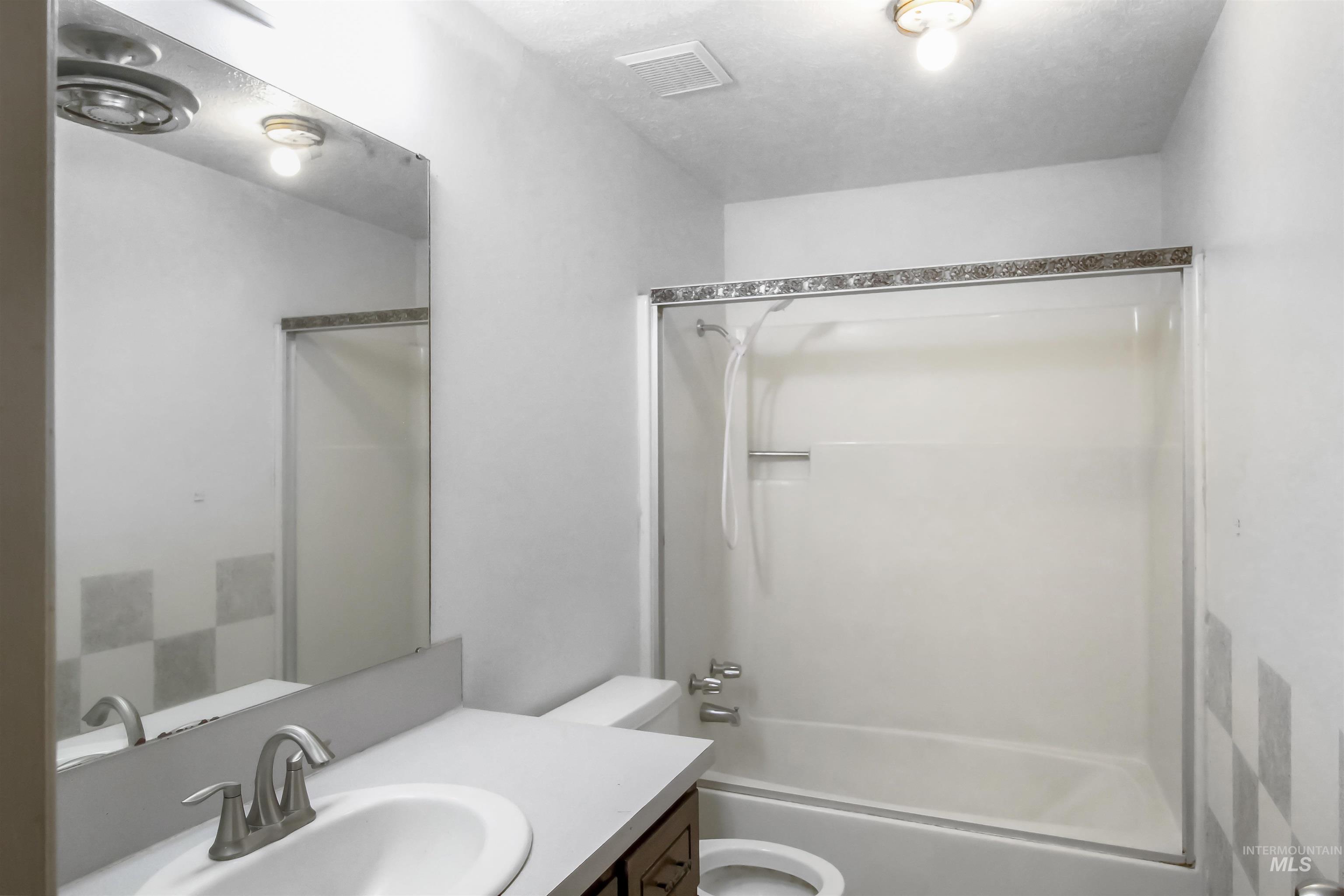 2755 Fairmont Dr. Property Photo 20