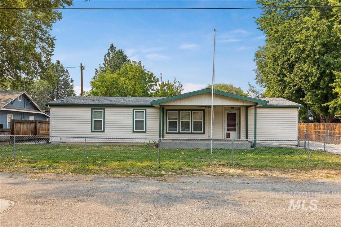 809 Williams Rd Property Photo
